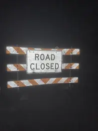 Знак Road closed